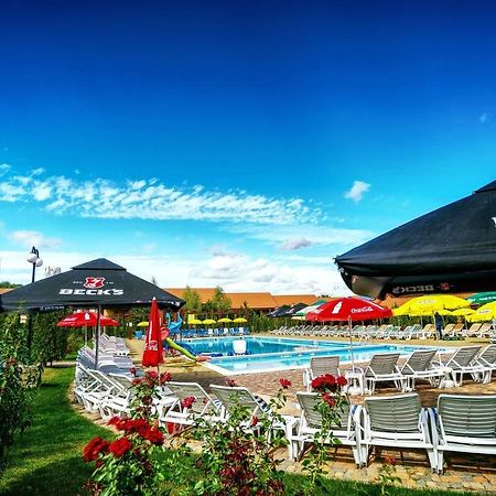 Aqua Party Hotel Viktóriaváros Kültér fotó