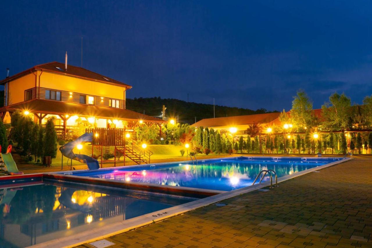 Aqua Party Hotel Viktóriaváros Kültér fotó